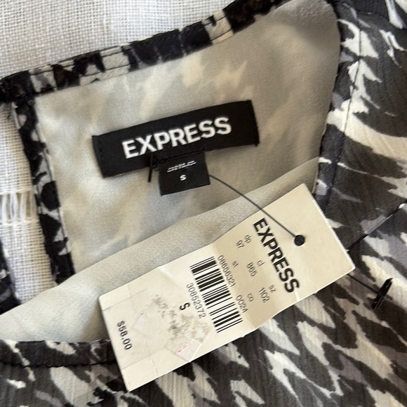 Express NWT Black and White Peplum Long Sleeved Blouse - Picture 8 of 13